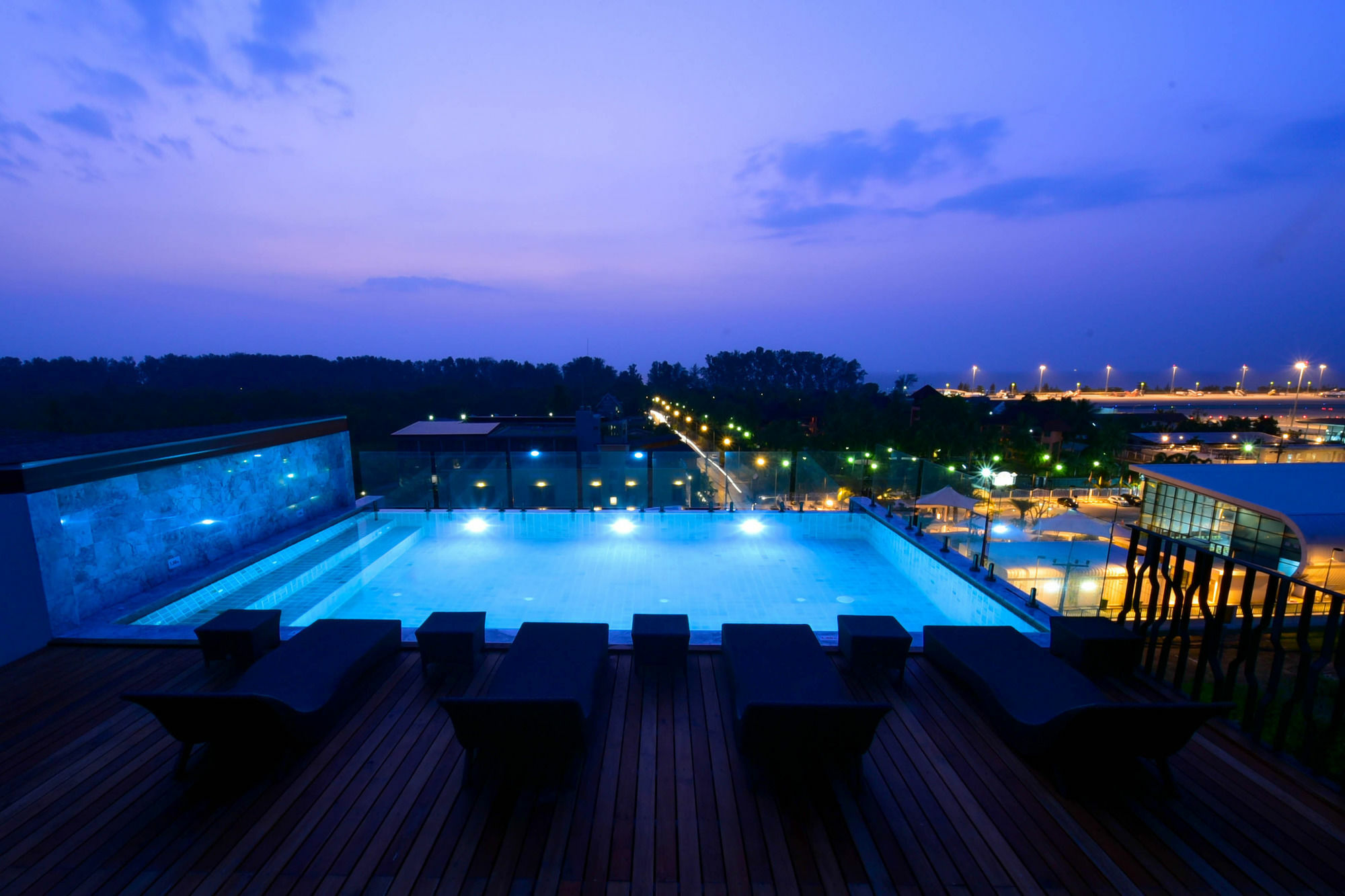 The Sixteenth Naiyang Beach Hotel Sha Plus Nai Yang Beach Kültér fotó